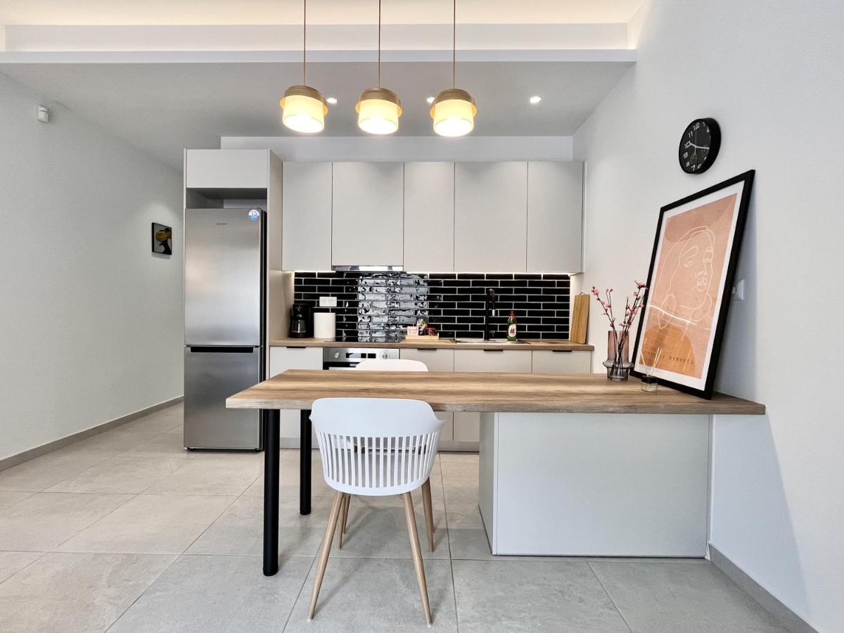 Chic Getaway Near Stavros Niarchos Athens