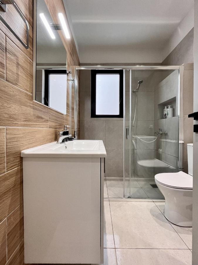 Chic Getaway Near Stavros Niarchos Athens
