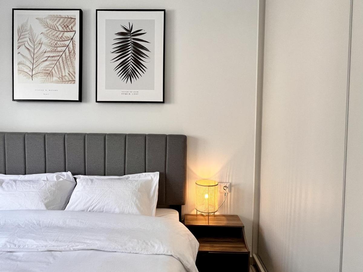 Chic Getaway Near Stavros Niarchos Apartment *